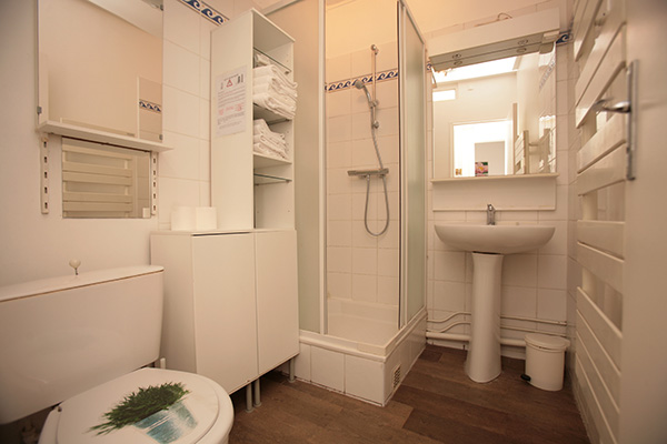 Ah Paris vacation apartment 140 - sdb