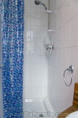 Ah Paris vacation apartment 143 - sdb