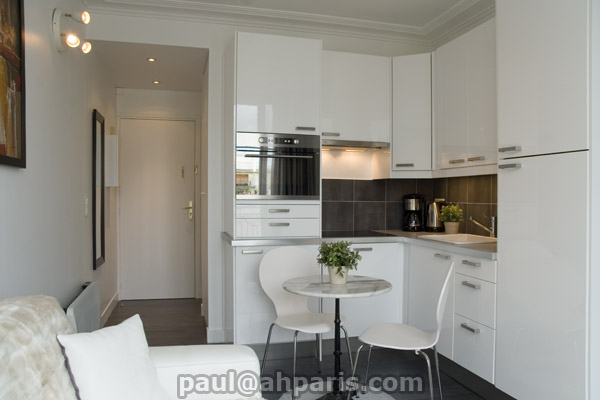 Ah Paris vacation apartment 151 - salon2