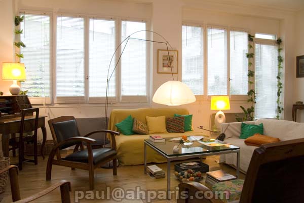 Ah Paris vacation apartment 171 - salon3