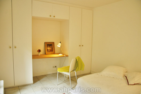 Ah Paris vacation apartment 187 - chambre2_2