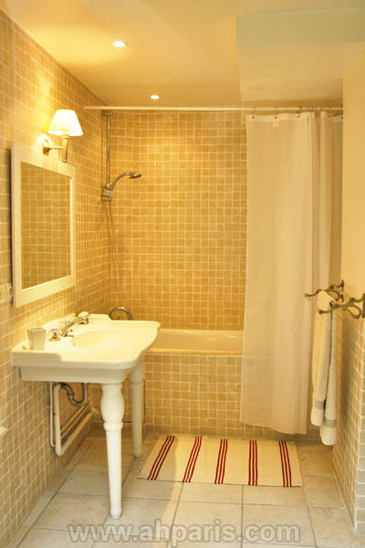 Ah Paris vacation apartment 187 - sdb