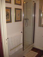 Ah Paris vacation apartment 222 - sdb3