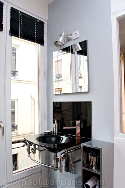 Ah Paris vacation apartment 250 - sdb