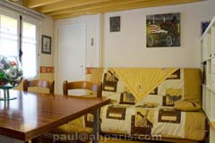 Ah Paris vacation apartment 310 - salon3