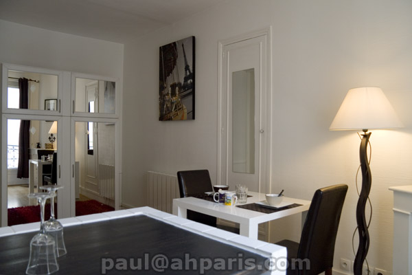 Ah Paris vacation apartment 323 - salon3