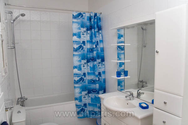 Ah Paris vacation apartment 368 - sdb