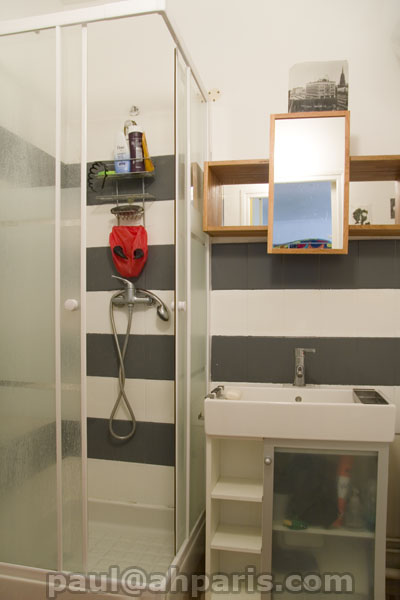 Ah Paris vacation apartment 379 - sdb