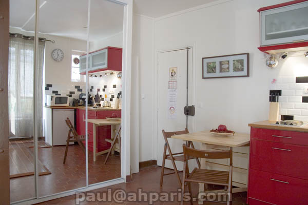 Ah Paris vacation apartment 380 - salon2