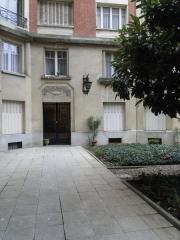 Ah Paris vacation apartment 384 - immeuble2