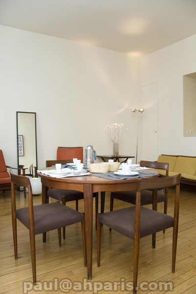 Ah Paris vacation apartment 388 - salon5