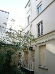 Ah Paris vacation apartment 393 - immeuble2