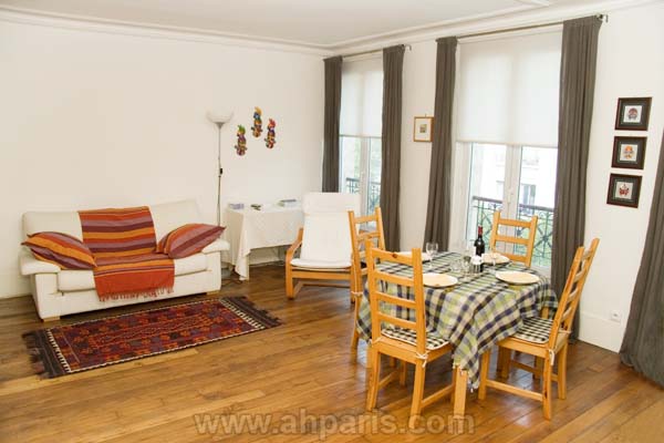 Ah Paris vacation apartment 394 - salon2