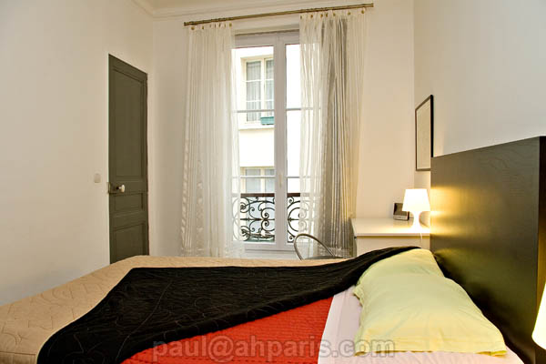 Ah Paris vacation apartment 400 - chambre