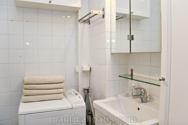 Ah Paris vacation apartment 410 - sdb_2