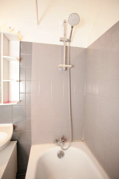 Ah Paris vacation apartment 98 - sdb2