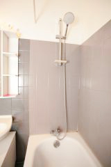 Ah Paris vacation apartment 98 - sdb2